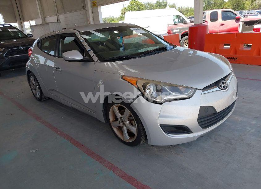 2016 Hyundai Veloster (VIN KMHTC6AD5GU262541) main photo