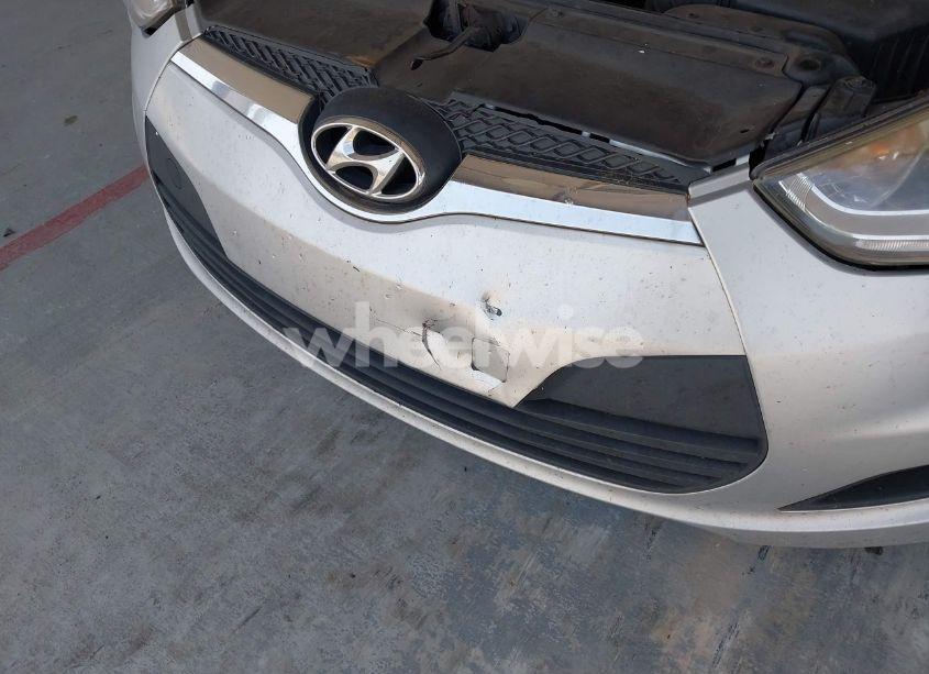 Photo 6 of 2016 Hyundai Veloster (VIN KMHTC6AD5GU262541)