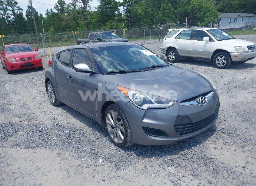 2016 Hyundai Veloster (VIN KMHTC6AD5GU288315) main photo