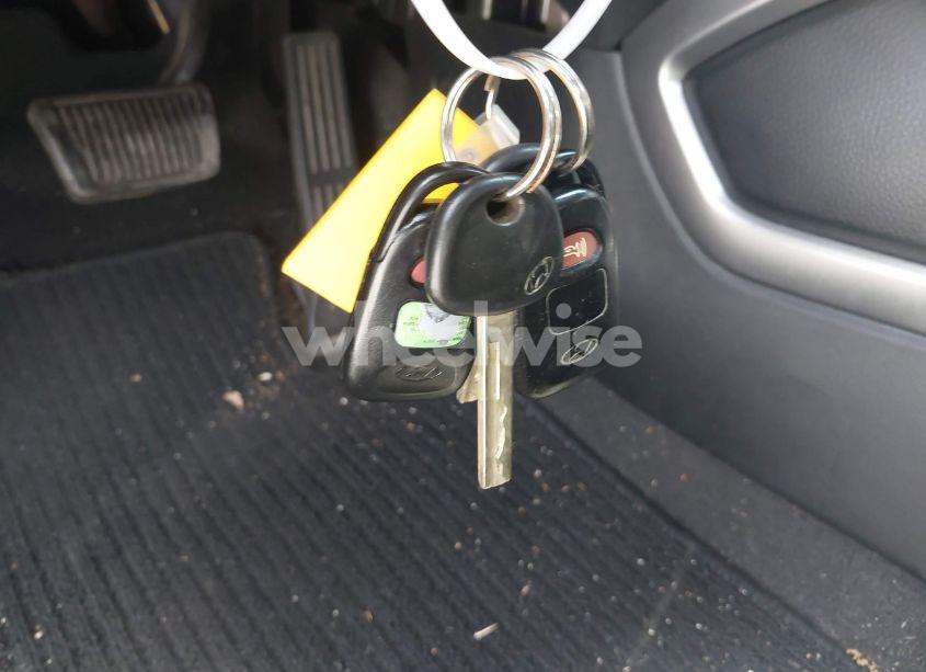 Photo 11 of 2016 Hyundai Veloster (VIN KMHTC6AD5GU288315)