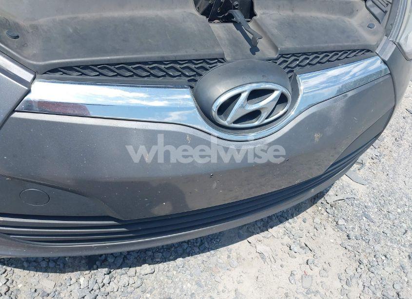 Photo 6 of 2016 Hyundai Veloster (VIN KMHTC6AD5GU288315)