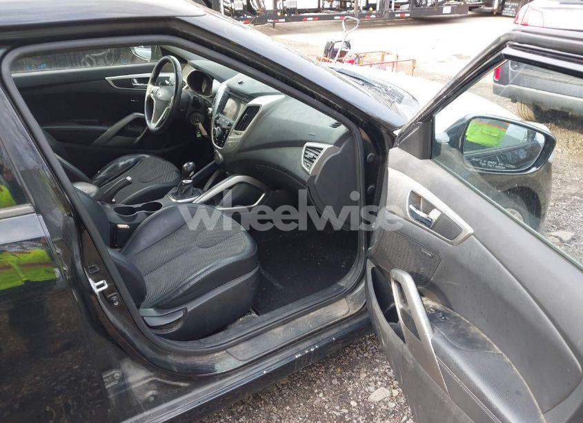 Photo 5 of 2012 Hyundai Veloster BASE W/BLACK (VIN KMHTC6AD6CU020657)