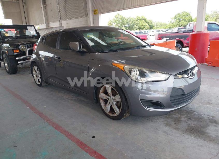 2013 Hyundai Veloster BASE W/BLACK (VIN KMHTC6AD6DU131842) main photo