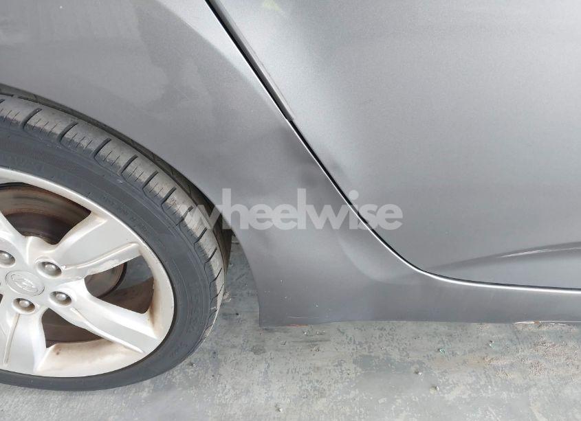 Photo 6 of 2013 Hyundai Veloster BASE W/BLACK (VIN KMHTC6AD6DU131842)