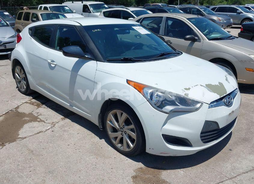 2016 Hyundai Veloster (VIN KMHTC6AD6GU282183) main photo