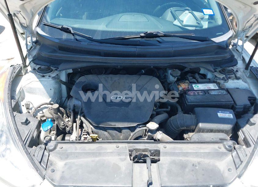 Photo 10 of 2016 Hyundai Veloster (VIN KMHTC6AD6GU282183)