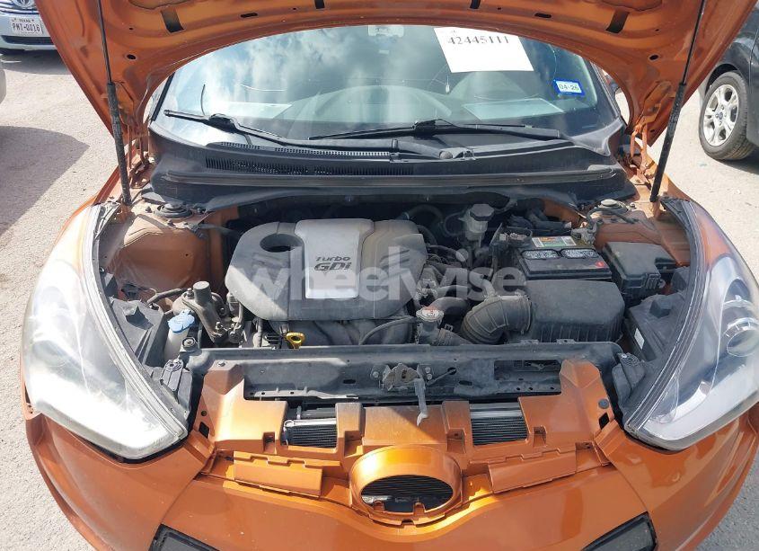 Photo 10 of 2016 Hyundai Veloster (VIN KMHTC6AD7GU281060)