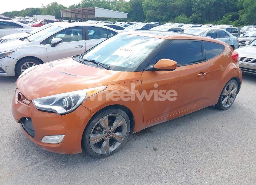 Photo 2 of 2016 Hyundai Veloster (VIN KMHTC6AD7GU281060)