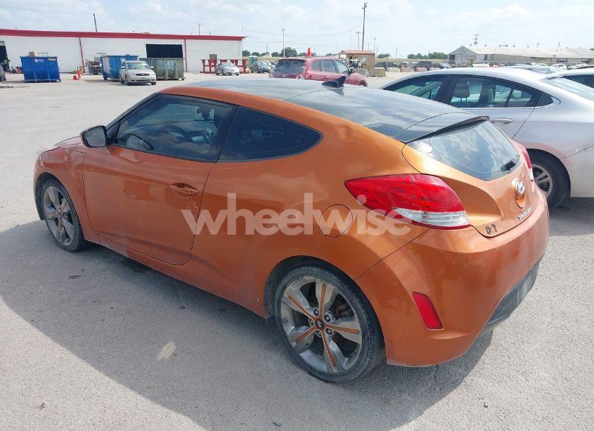 Photo 3 of 2016 Hyundai Veloster (VIN KMHTC6AD7GU281060)