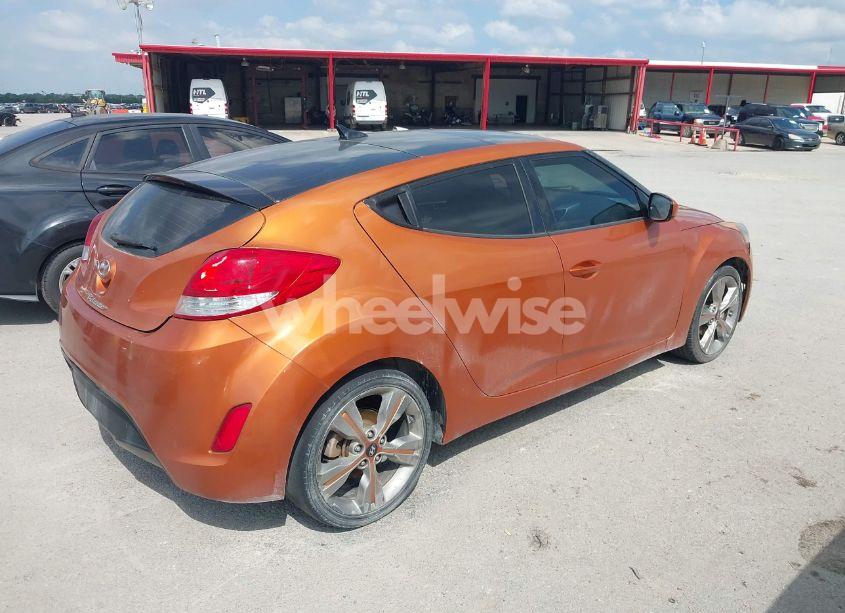 Photo 4 of 2016 Hyundai Veloster (VIN KMHTC6AD7GU281060)