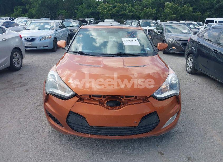 Photo 6 of 2016 Hyundai Veloster (VIN KMHTC6AD7GU281060)