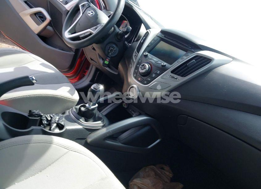 Photo 5 of 2012 Hyundai Veloster BASE W/GRAY (VIN KMHTC6AD8CU019848)