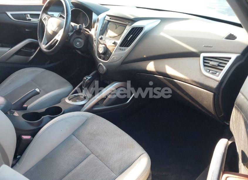 Photo 5 of 2013 Hyundai Veloster BASE W/GRAY (VIN KMHTC6AD8DU108918)