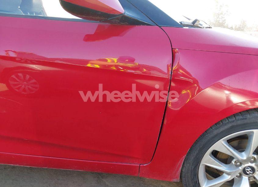 Photo 6 of 2013 Hyundai Veloster BASE W/GRAY (VIN KMHTC6AD8DU108918)