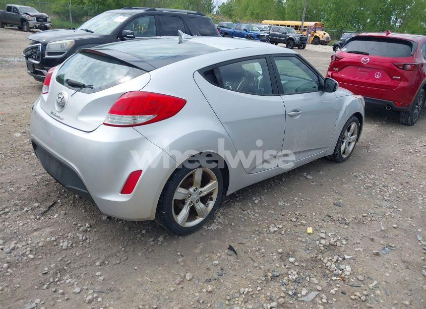 Photo 4 of 2014 Hyundai Veloster BASE W/BLACK (VIN KMHTC6AD8EU182891)