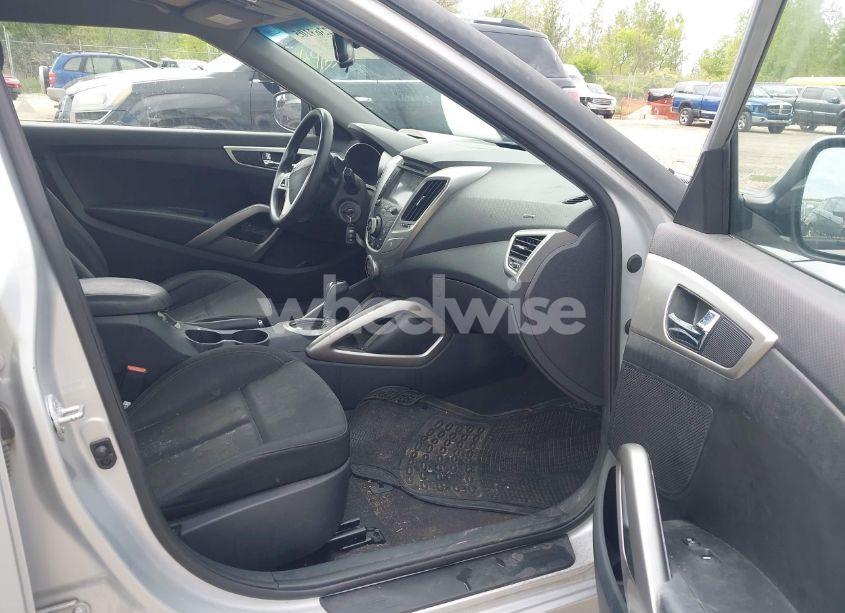 Photo 5 of 2014 Hyundai Veloster BASE W/BLACK (VIN KMHTC6AD8EU182891)