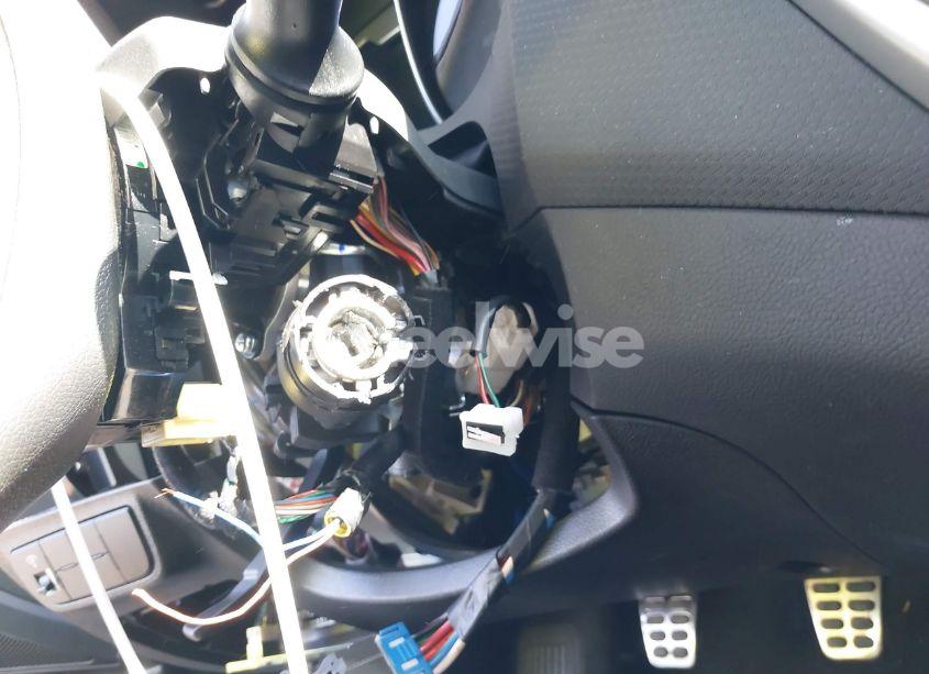 Photo 17 of 2014 Hyundai Veloster BASE W/RED (VIN KMHTC6AD8EU190795)