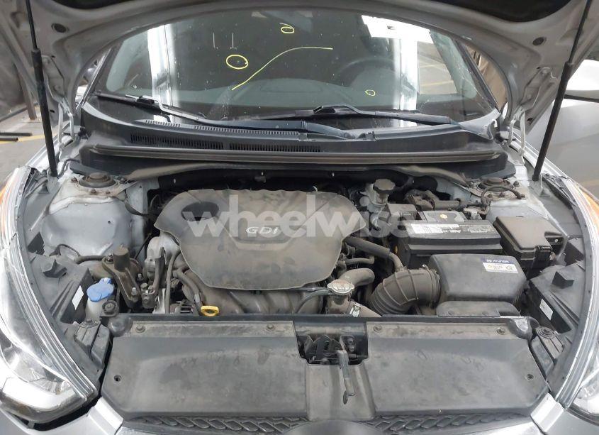 Photo 10 of 2016 Hyundai Veloster (VIN KMHTC6AD8GU299664)