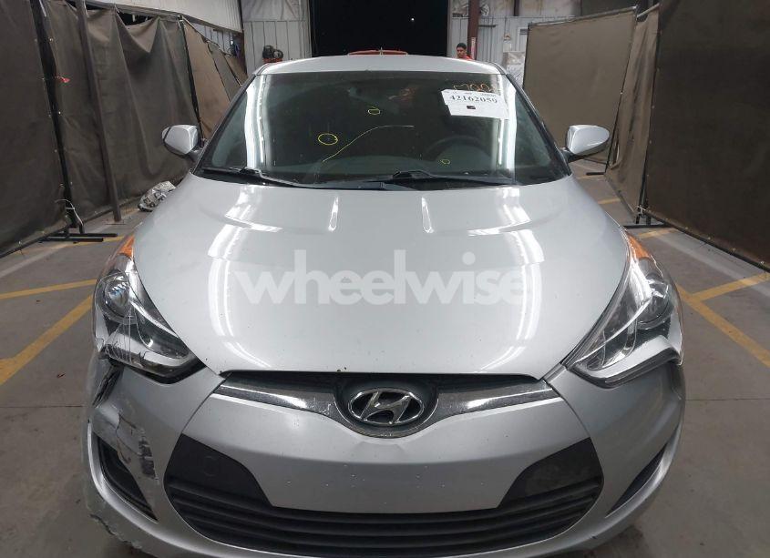Photo 12 of 2016 Hyundai Veloster (VIN KMHTC6AD8GU299664)