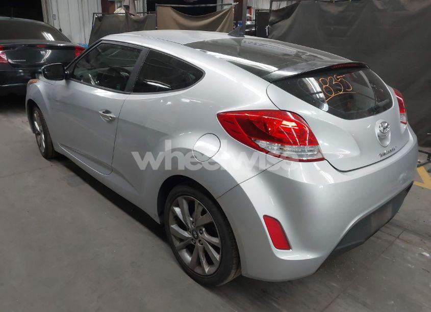 Photo 3 of 2016 Hyundai Veloster (VIN KMHTC6AD8GU299664)