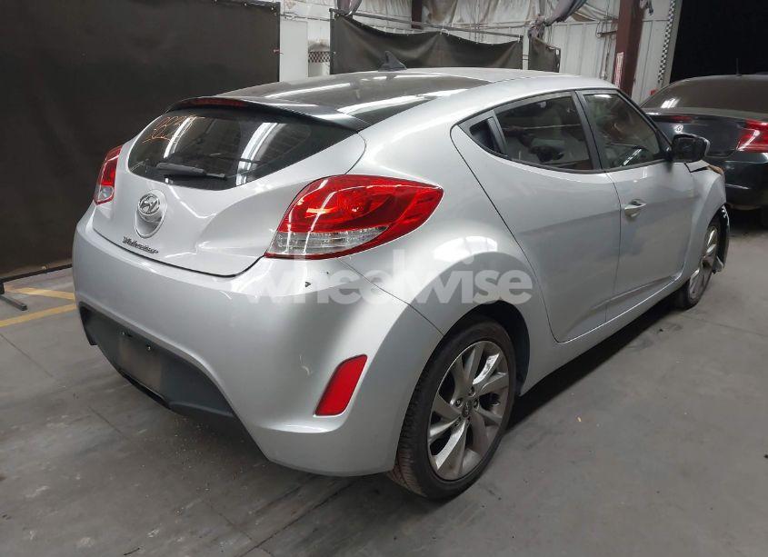Photo 4 of 2016 Hyundai Veloster (VIN KMHTC6AD8GU299664)