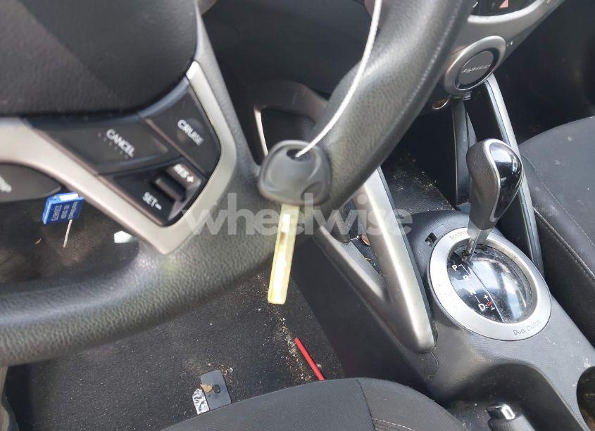 Photo 11 of 2013 Hyundai Veloster BASE W/BLACK (VIN KMHTC6AD9DU126036)