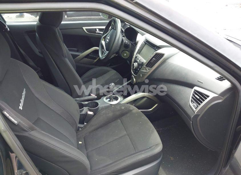 Photo 5 of 2013 Hyundai Veloster BASE W/BLACK (VIN KMHTC6AD9DU126036)