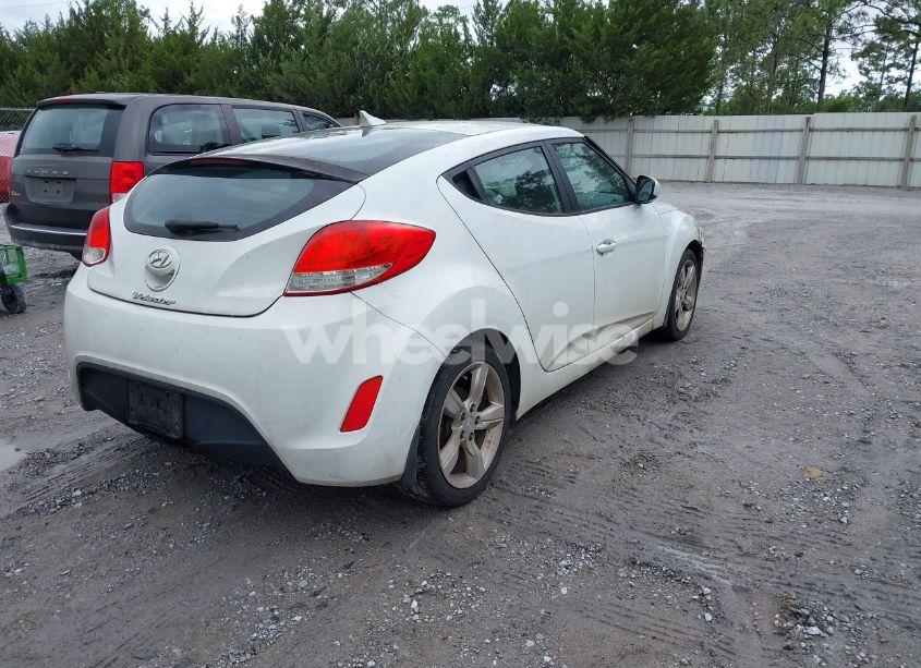 Photo 4 of 2013 Hyundai Veloster BASE W/BLACK (VIN KMHTC6AD9DU155259)