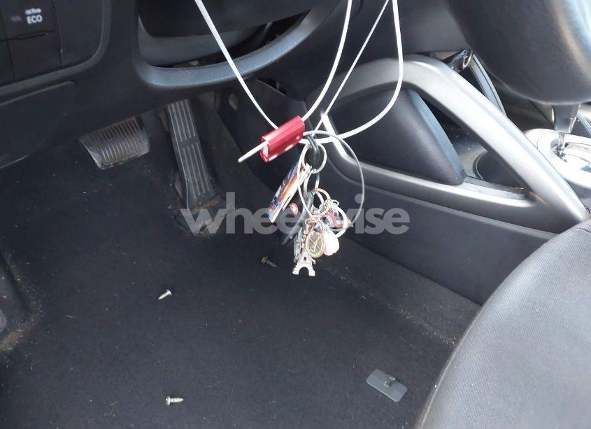 Photo 11 of 2016 Hyundai Veloster (VIN KMHTC6AD9GU303186)