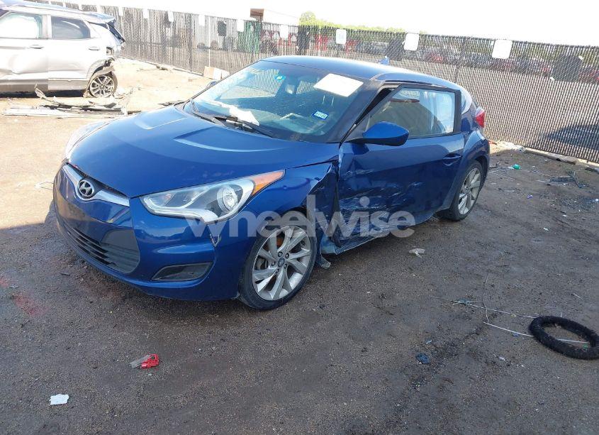 Photo 2 of 2016 Hyundai Veloster (VIN KMHTC6AD9GU303186)