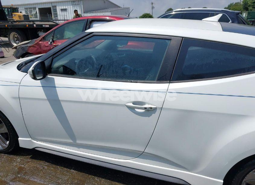 Photo 15 of 2013 Hyundai Veloster TURBO W/BLUE (VIN KMHTC6AE0DU137922)