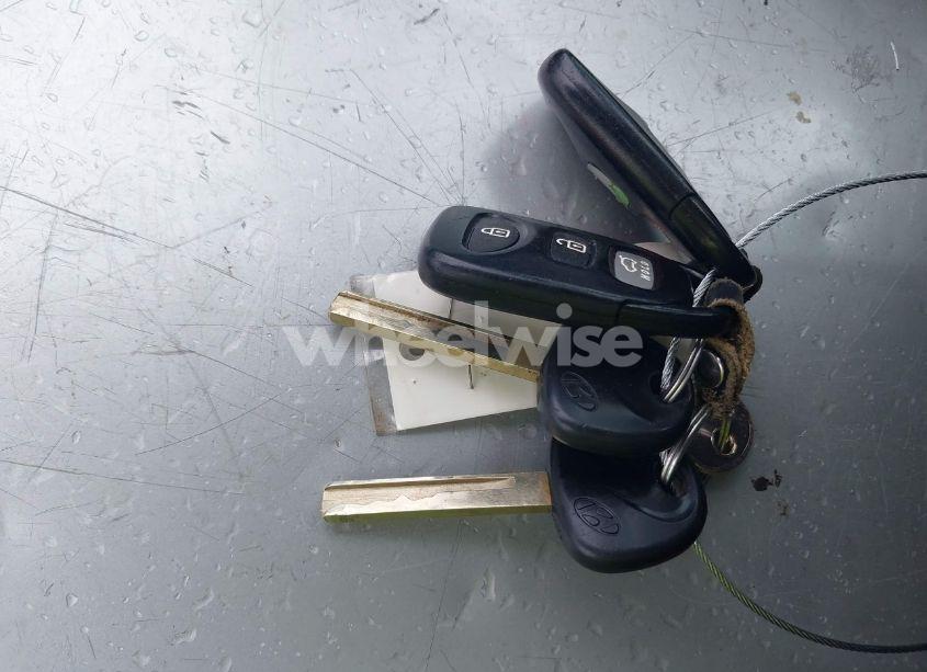 Photo 11 of 2016 Hyundai Veloster TURBO R-SPEC (VIN KMHTC6AE5GU300732)