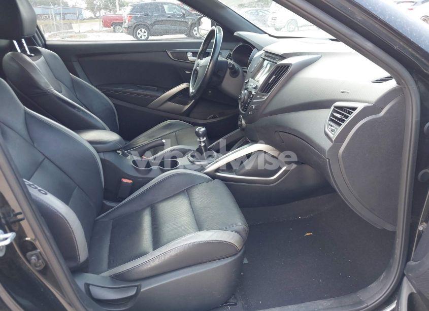 Photo 5 of 2016 Hyundai Veloster TURBO (VIN KMHTC6AEXGU281207)