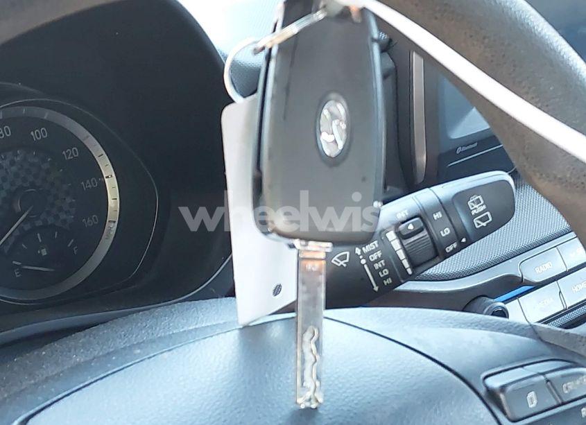 Photo 11 of 2021 Hyundai Veloster 2.0 (VIN KMHTG6AF0MU032598)