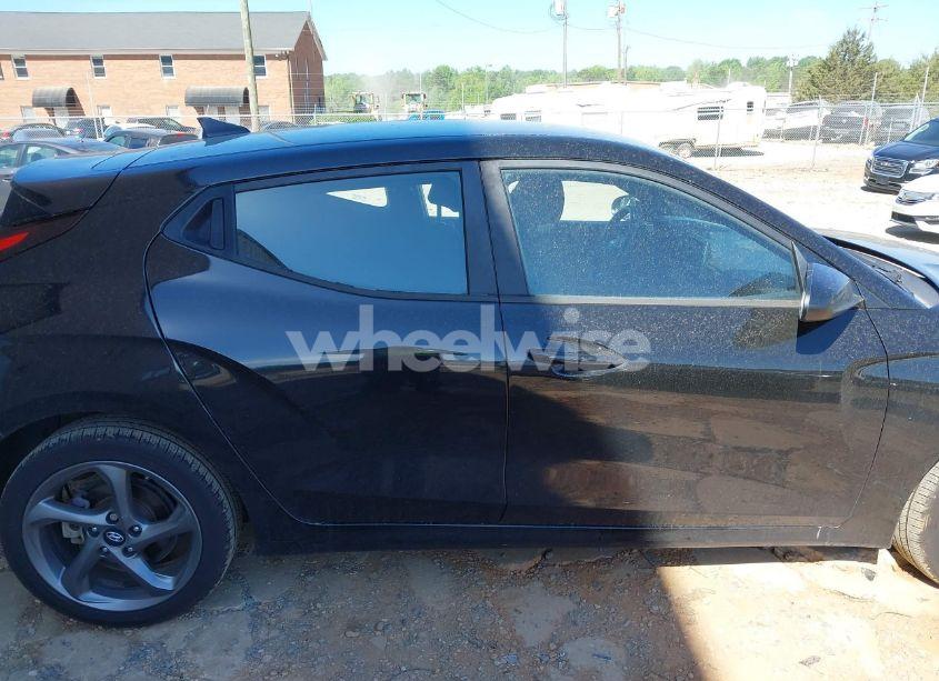 Photo 13 of 2021 Hyundai Veloster 2.0 (VIN KMHTG6AF0MU032598)