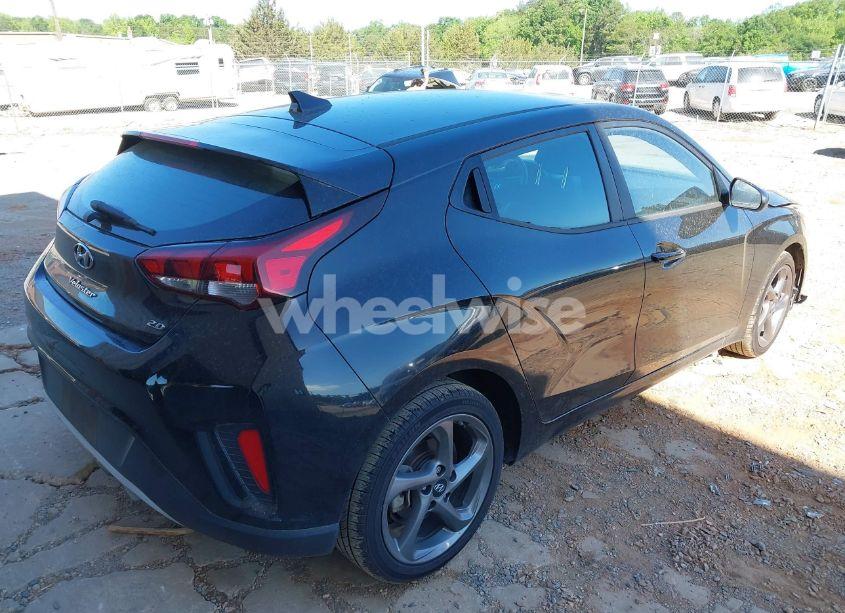 Photo 4 of 2021 Hyundai Veloster 2.0 (VIN KMHTG6AF0MU032598)