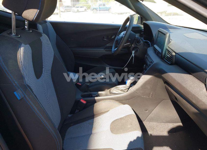 Photo 5 of 2021 Hyundai Veloster 2.0 (VIN KMHTG6AF0MU032598)