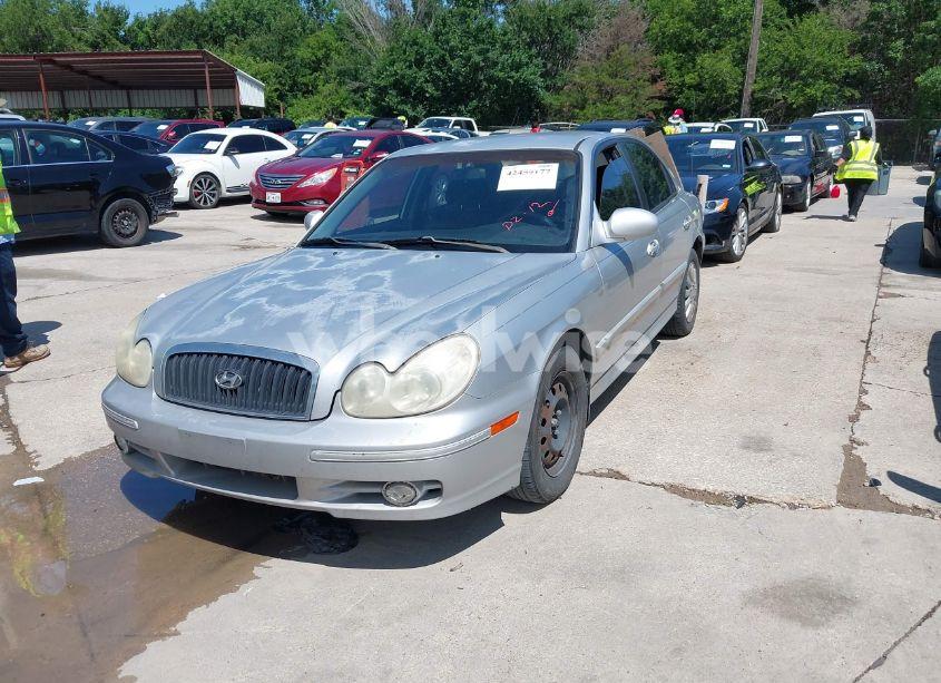 Photo 2 of 2004 Hyundai Sonata (VIN KMHWF25H04A033563)