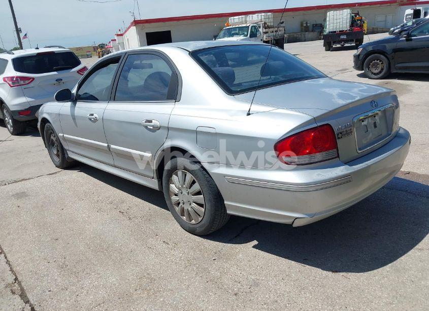 Photo 3 of 2004 Hyundai Sonata (VIN KMHWF25H04A033563)