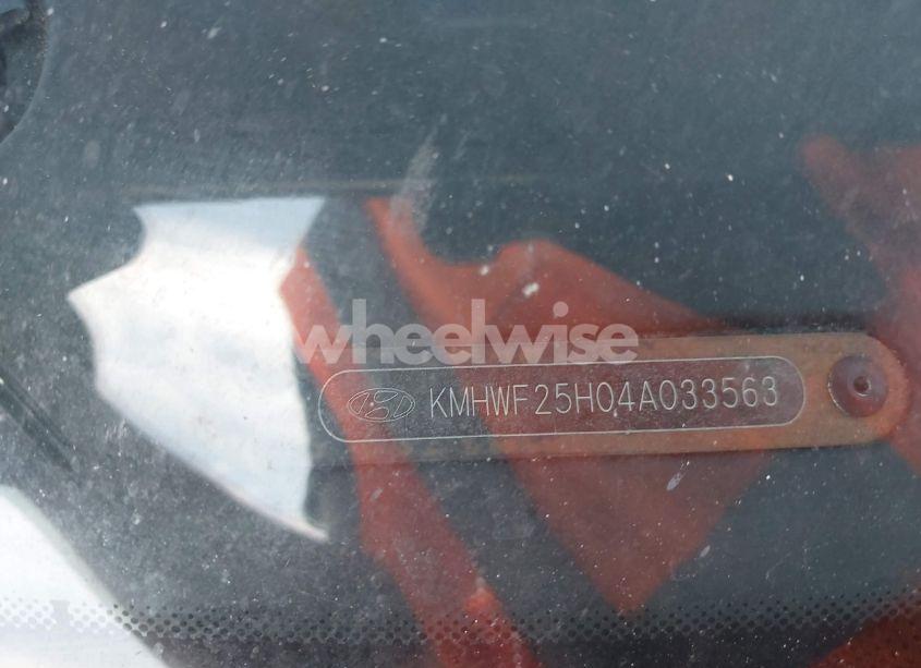 Photo 9 of 2004 Hyundai Sonata (VIN KMHWF25H04A033563)