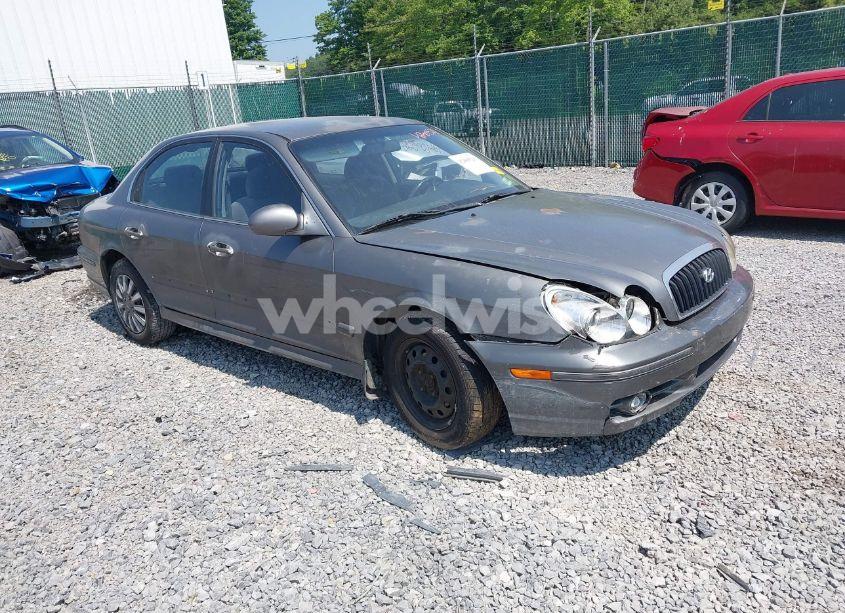 2002 Hyundai Sonata GLS (VIN KMHWF25H72A684427) main photo