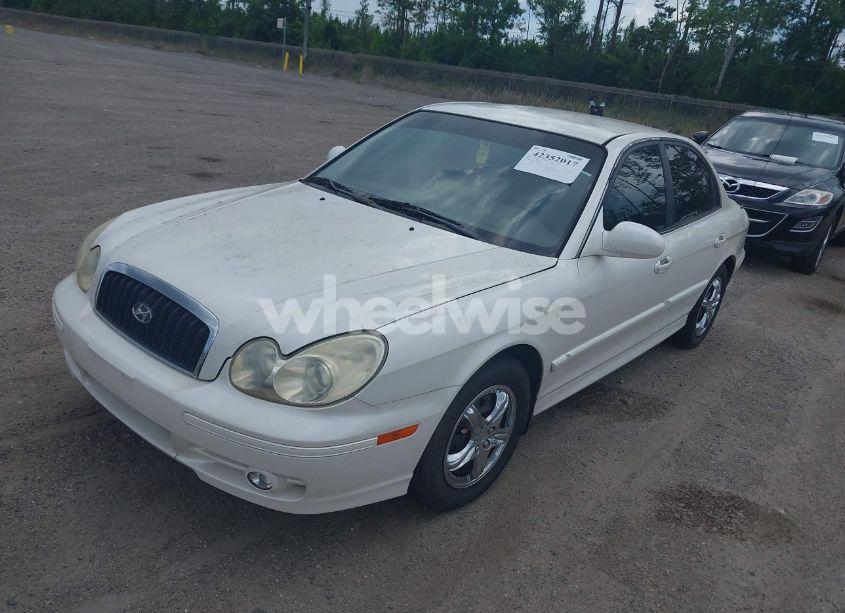 Photo 2 of 2004 Hyundai Sonata (VIN KMHWF25HX4A014986)