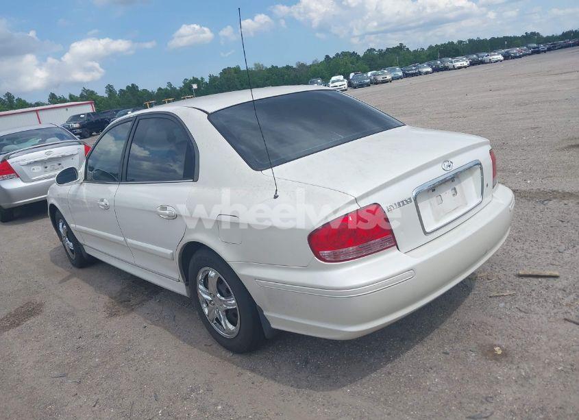 Photo 3 of 2004 Hyundai Sonata (VIN KMHWF25HX4A014986)