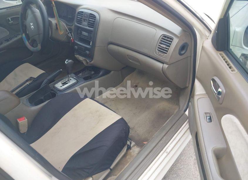 Photo 5 of 2004 Hyundai Sonata (VIN KMHWF25HX4A014986)