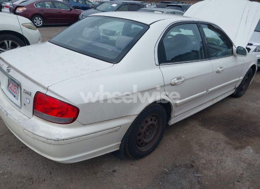 Photo 4 of 2004 Hyundai Sonata (VIN KMHWF25S34A045671)