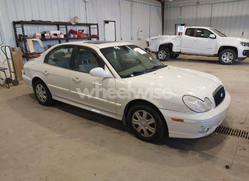 2004 Hyundai Sonata (VIN KMHWF25S34A964084) main photo