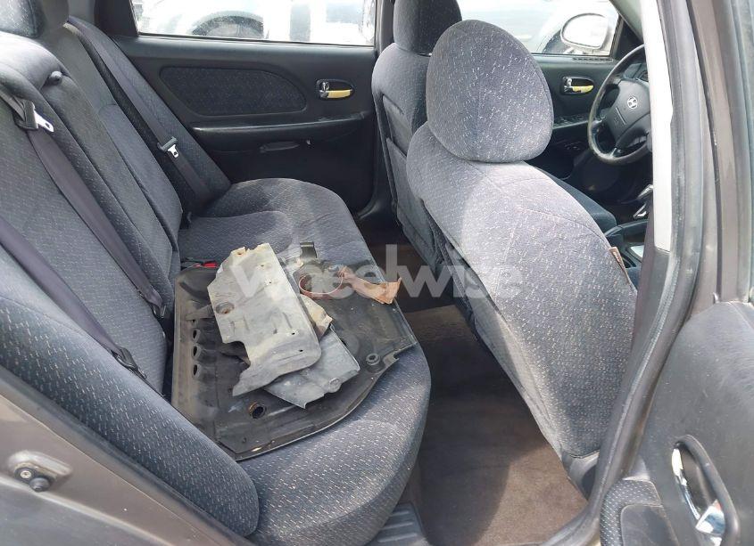 Photo 8 of 2004 Hyundai Sonata (VIN KMHWF25S84A915690)