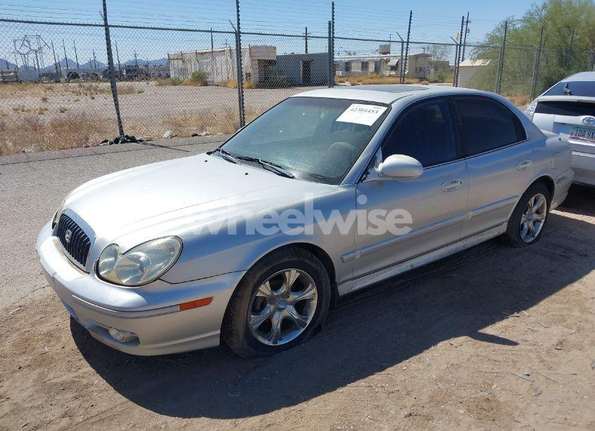 Photo 2 of 2002 Hyundai Sonata (VIN KMHWF25S92A661453)