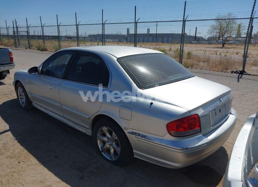 Photo 3 of 2002 Hyundai Sonata (VIN KMHWF25S92A661453)