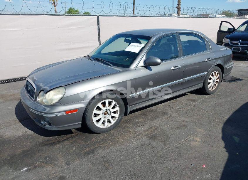 Photo 2 of 2002 Hyundai Sonata GLS/LX (VIN KMHWF35H72A679850)